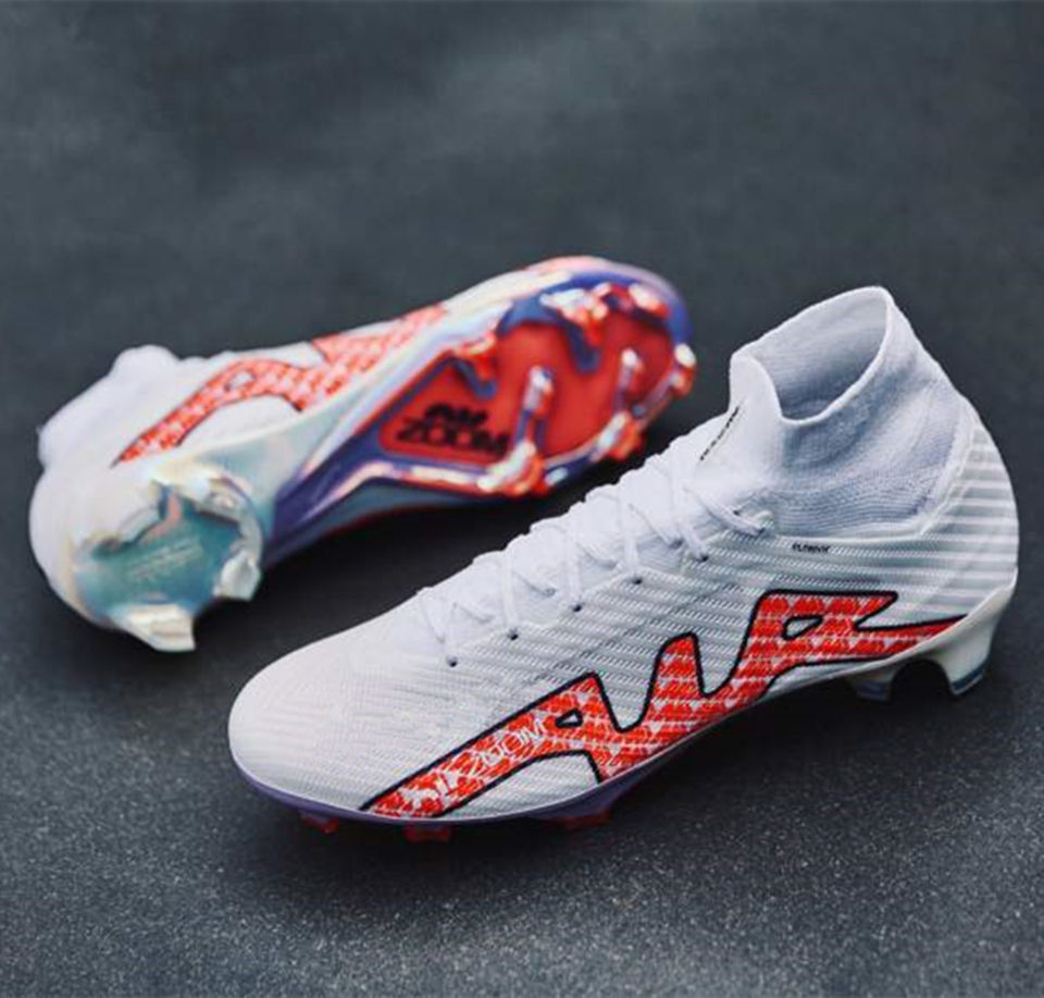 Outdoor Professional Men Football Sneakers Boy Soccer Shoes High Ankle Men&#39;s Cleats Training Sport Shoes Soccer Boots 